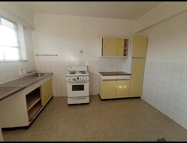 1 BEDROOM PROPERTY TO RENT IN FLORIDA LAKE